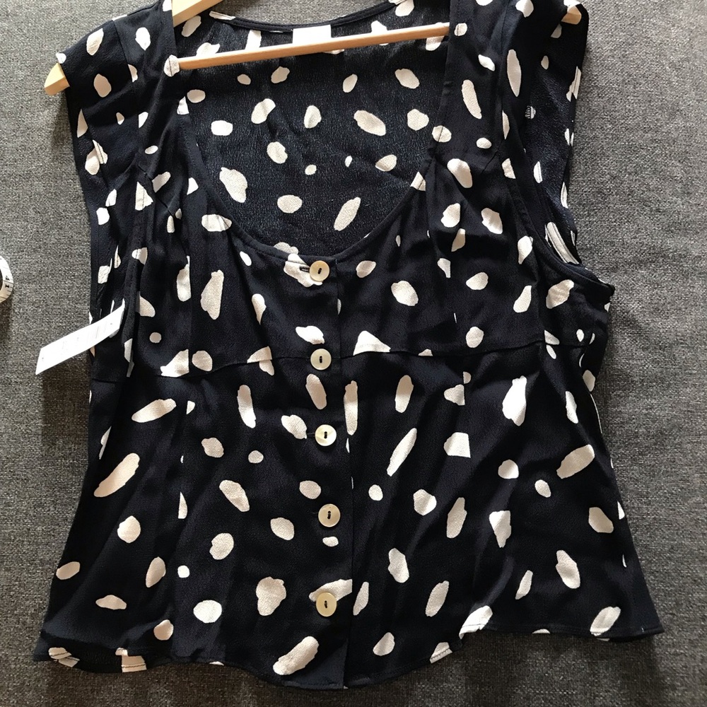 Button up Aritzia blouse